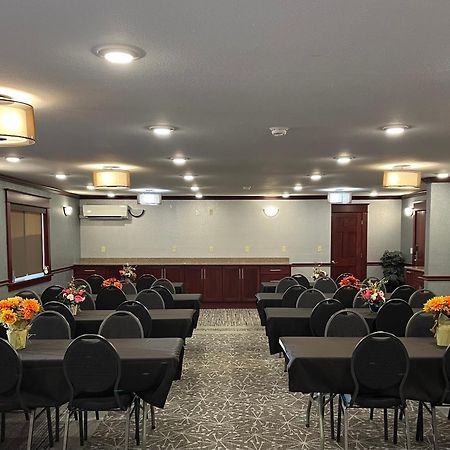 Fireside Inn And Suites Девилс-Лейк Экстерьер фото